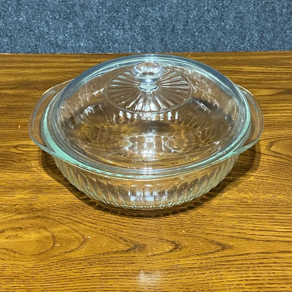 Vintage Pyrex 2QT Clear Ribbed Round Casserole Dish‎ with Ribbed Lid 024-S 624C